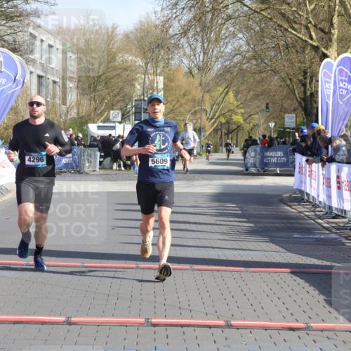 12.04.2026 - 45. Internationalen Wilhelmsburger Insellauf Strokosch-Dieckow http://msf.ph/oto/9452783 12.04.2026 10:25:12 Ziel 5609, 4296 meine-sportfotos.de