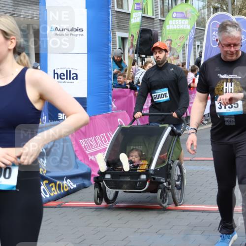 12.04.2026 - 45. Internationalen Wilhelmsburger Insellauf Strokosch-Dieckow http://msf.ph/oto/9452784 12.04.2026 13:08:42 Ziel 5215, 4940, 4454 meine-sportfotos.de