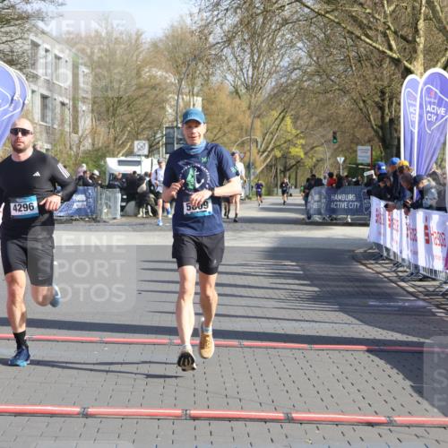 12.04.2026 - 45. Internationalen Wilhelmsburger Insellauf Strokosch-Dieckow http://msf.ph/oto/9452796 12.04.2026 10:25:13 Ziel 5609, 4296 meine-sportfotos.de