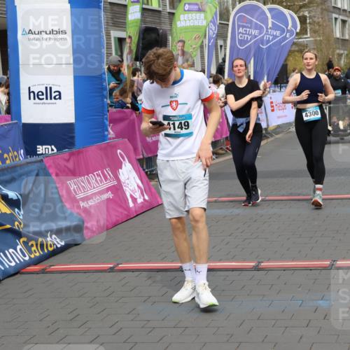 12.04.2026 - 45. Internationalen Wilhelmsburger Insellauf Strokosch-Dieckow http://msf.ph/oto/9452819 12.04.2026 13:08:37 Ziel 4736, 4149, 4912, 4300, 3135, 3795, 5215 meine-sportfotos.de