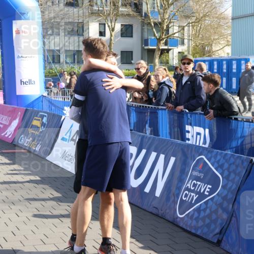 12.04.2026 - 45. Internationalen Wilhelmsburger Insellauf Strokosch-Dieckow http://msf.ph/oto/9452828 12.04.2026 10:37:11 Ziel 4544, 3230 meine-sportfotos.de