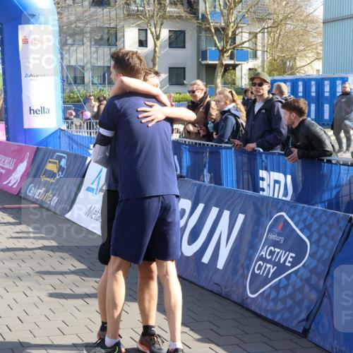 12.04.2026 - 45. Internationalen Wilhelmsburger Insellauf Strokosch-Dieckow http://msf.ph/oto/9452830 12.04.2026 10:37:12 Ziel 4544, 3230, 4978 meine-sportfotos.de