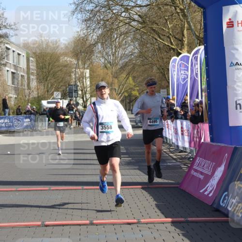 12.04.2026 - 45. Internationalen Wilhelmsburger Insellauf Strokosch-Dieckow http://msf.ph/oto/9452831 12.04.2026 10:25:20 Ziel 3558, 4495, 5415 meine-sportfotos.de