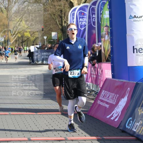 12.04.2026 - 45. Internationalen Wilhelmsburger Insellauf Strokosch-Dieckow http://msf.ph/oto/9452841 12.04.2026 10:37:26 Ziel 5567, 2375, 2444, 3670, 2451 meine-sportfotos.de