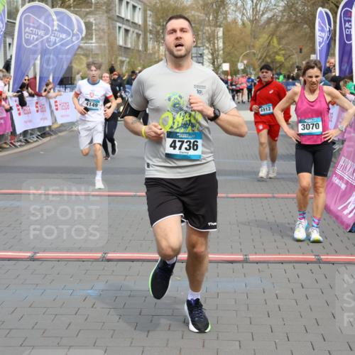 12.04.2026 - 45. Internationalen Wilhelmsburger Insellauf Strokosch-Dieckow http://msf.ph/oto/9452846 12.04.2026 13:08:33 Ziel 5220, 3070, 4736, 4149, 4912, 4300, 3135, 3795 meine-sportfotos.de