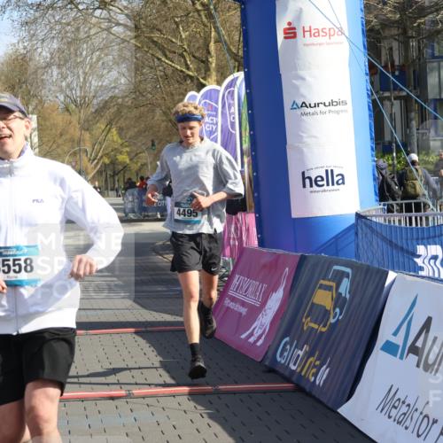 12.04.2026 - 45. Internationalen Wilhelmsburger Insellauf Strokosch-Dieckow http://msf.ph/oto/9452848 12.04.2026 10:25:21 Ziel 3558, 4495, 5415 meine-sportfotos.de