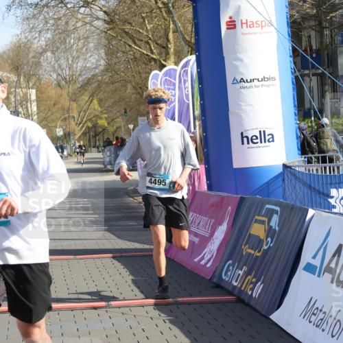 12.04.2026 - 45. Internationalen Wilhelmsburger Insellauf Strokosch-Dieckow http://msf.ph/oto/9452852 12.04.2026 10:25:21 Ziel 3558, 4495, 5415 meine-sportfotos.de