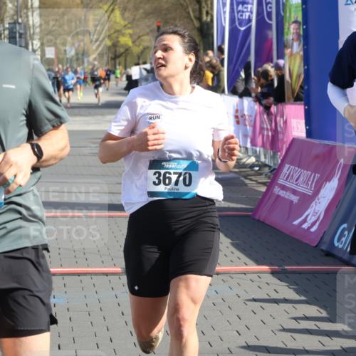 12.04.2026 - 45. Internationalen Wilhelmsburger Insellauf Strokosch-Dieckow http://msf.ph/oto/9452874 12.04.2026 10:37:29 Ziel 2375, 2444, 3670, 2451 meine-sportfotos.de