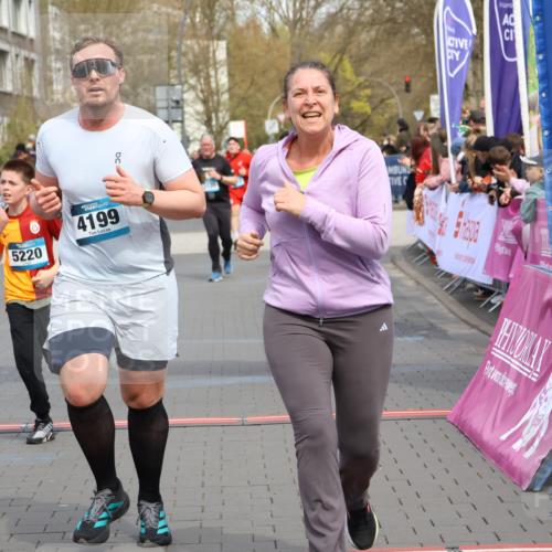 12.04.2026 - 45. Internationalen Wilhelmsburger Insellauf Strokosch-Dieckow http://msf.ph/oto/9452883 12.04.2026 13:08:28 Ziel 5568, 4161, 5753, 4218, 4199, 5220, 3070 meine-sportfotos.de