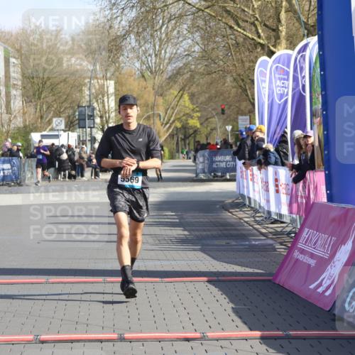 12.04.2026 - 45. Internationalen Wilhelmsburger Insellauf Strokosch-Dieckow http://msf.ph/oto/9452888 12.04.2026 10:25:28 Ziel 5415, 5569 meine-sportfotos.de