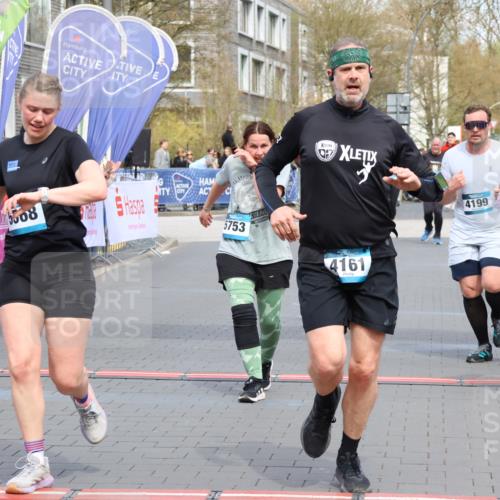 12.04.2026 - 45. Internationalen Wilhelmsburger Insellauf Strokosch-Dieckow http://msf.ph/oto/9452889 12.04.2026 13:08:26 Ziel 5568, 4161, 5753, 4218, 4199, 5220 meine-sportfotos.de