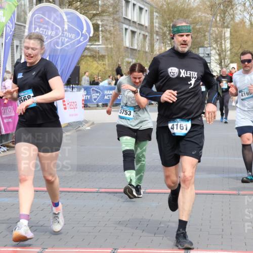 12.04.2026 - 45. Internationalen Wilhelmsburger Insellauf Strokosch-Dieckow http://msf.ph/oto/9452895 12.04.2026 13:08:26 Ziel 5568, 4161, 5753, 4218, 4199, 5220 meine-sportfotos.de