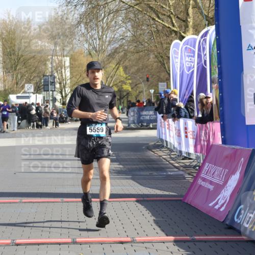 12.04.2026 - 45. Internationalen Wilhelmsburger Insellauf Strokosch-Dieckow http://msf.ph/oto/9452906 12.04.2026 10:25:28 Ziel 5415, 5569 meine-sportfotos.de