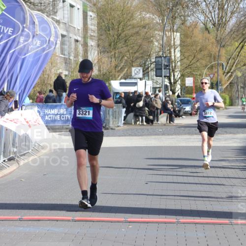 12.04.2026 - 45. Internationalen Wilhelmsburger Insellauf Strokosch-Dieckow http://msf.ph/oto/9452916 12.04.2026 10:25:38 Ziel 3321, 5502, 3812 meine-sportfotos.de