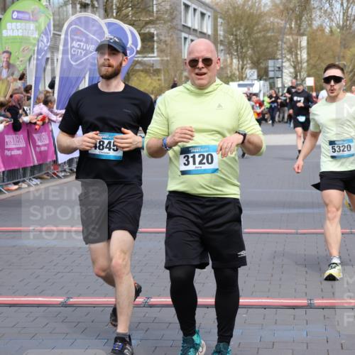 12.04.2026 - 45. Internationalen Wilhelmsburger Insellauf Strokosch-Dieckow http://msf.ph/oto/9452918 12.04.2026 13:08:21 Ziel 3120, 5103, 4845, 5320, 5568 meine-sportfotos.de