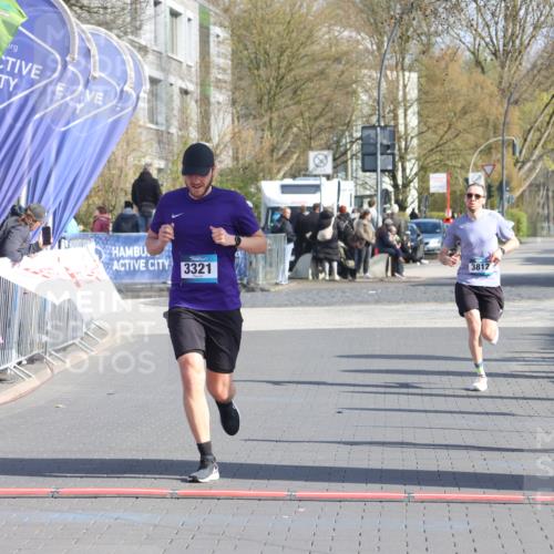12.04.2026 - 45. Internationalen Wilhelmsburger Insellauf Strokosch-Dieckow http://msf.ph/oto/9452923 12.04.2026 10:25:38 Ziel 3321, 5502, 3812 meine-sportfotos.de