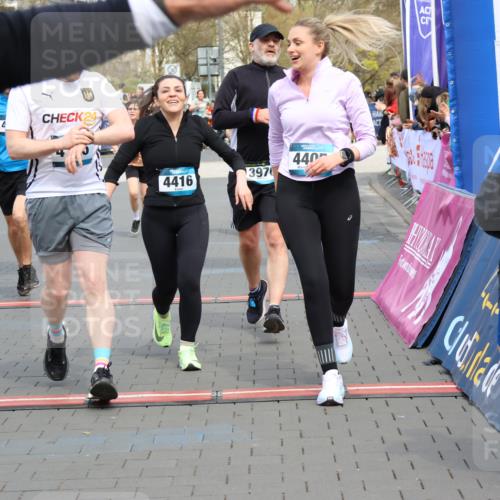 12.04.2026 - 45. Internationalen Wilhelmsburger Insellauf Strokosch-Dieckow http://msf.ph/oto/9452932 12.04.2026 13:08:15 Ziel 2421, 4676, 3868, 4405, 4725, 4416, 3970, 4795, 3120, 5103, 4845 meine-sportfotos.de