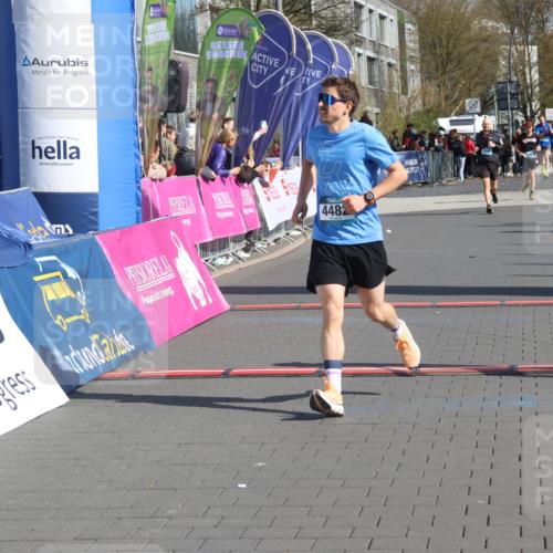 12.04.2026 - 45. Internationalen Wilhelmsburger Insellauf Strokosch-Dieckow http://msf.ph/oto/9452940 12.04.2026 10:37:39 Ziel 2106, 4467, 4482 meine-sportfotos.de