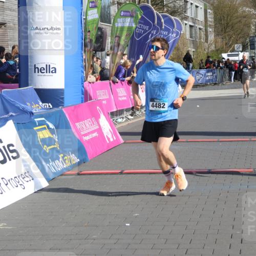 12.04.2026 - 45. Internationalen Wilhelmsburger Insellauf Strokosch-Dieckow http://msf.ph/oto/9452948 12.04.2026 10:37:39 Ziel 2106, 4467, 4482 meine-sportfotos.de