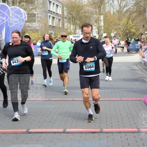 12.04.2026 - 45. Internationalen Wilhelmsburger Insellauf Strokosch-Dieckow http://msf.ph/oto/9452977 12.04.2026 13:08:11 Ziel 5401, 2728, 2478, 2477, 5564, 4437, 4436, 2421, 4676, 3868, 4405, 4725, 4416, 3970 meine-sportfotos.de