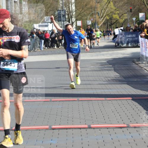 12.04.2026 - 45. Internationalen Wilhelmsburger Insellauf Strokosch-Dieckow http://msf.ph/oto/9452979 12.04.2026 10:37:48 Ziel 4779, 3492, 5643, 3238 meine-sportfotos.de