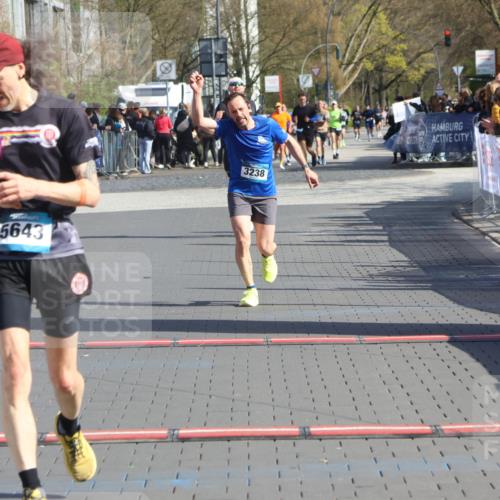 12.04.2026 - 45. Internationalen Wilhelmsburger Insellauf Strokosch-Dieckow http://msf.ph/oto/9452984 12.04.2026 10:37:48 Ziel 4779, 3492, 5643, 3238 meine-sportfotos.de