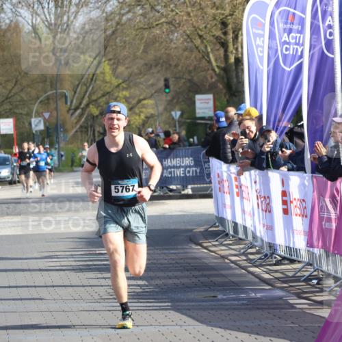12.04.2026 - 45. Internationalen Wilhelmsburger Insellauf Strokosch-Dieckow http://msf.ph/oto/9452987 12.04.2026 10:26:06 Ziel 3578, 5767, 5707 meine-sportfotos.de