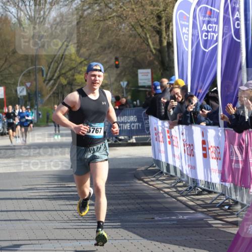 12.04.2026 - 45. Internationalen Wilhelmsburger Insellauf Strokosch-Dieckow http://msf.ph/oto/9452999 12.04.2026 10:26:07 Ziel 3578, 5767, 5707 meine-sportfotos.de