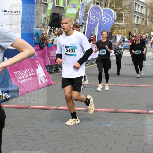 12.04.2026 - 45. Internationalen Wilhelmsburger Insellauf Strokosch-Dieckow http://msf.ph/oto/9453007 12.04.2026 13:08:08 Ziel 5735, 5401, 2728, 2478, 2477, 5564, 4437, 4436, 2421 meine-sportfotos.de