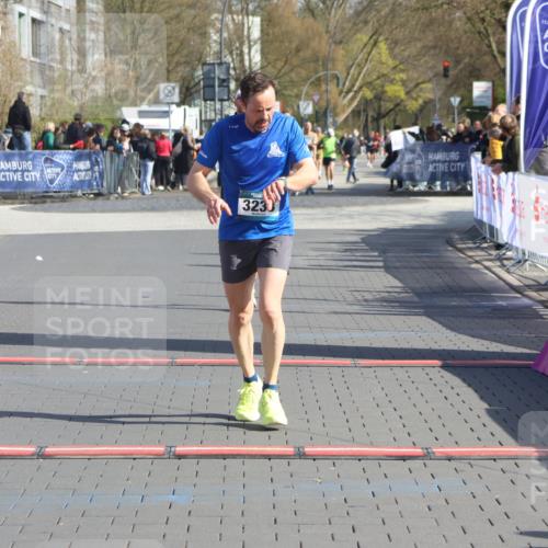 12.04.2026 - 45. Internationalen Wilhelmsburger Insellauf Strokosch-Dieckow http://msf.ph/oto/9453008 12.04.2026 10:37:50 Ziel 3492, 5643, 3238, 2531 meine-sportfotos.de