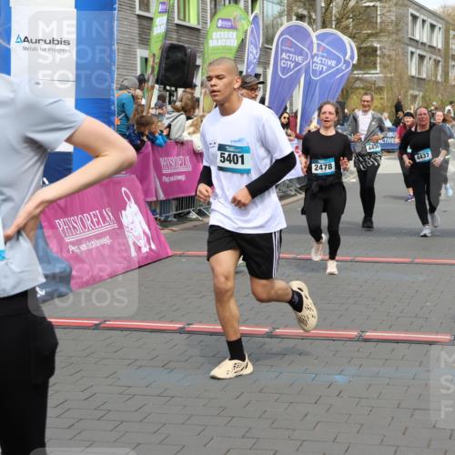 12.04.2026 - 45. Internationalen Wilhelmsburger Insellauf Strokosch-Dieckow http://msf.ph/oto/9453011 12.04.2026 13:08:08 Ziel 5735, 5401, 2728, 2478, 2477, 5564, 4437, 4436, 2421 meine-sportfotos.de