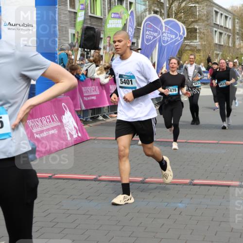12.04.2026 - 45. Internationalen Wilhelmsburger Insellauf Strokosch-Dieckow http://msf.ph/oto/9453014 12.04.2026 13:08:08 Ziel 5735, 5401, 2728, 2478, 2477, 5564, 4437, 4436, 2421 meine-sportfotos.de