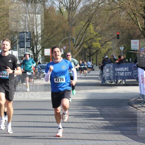 12.04.2026 - 45. Internationalen Wilhelmsburger Insellauf Strokosch-Dieckow http://msf.ph/oto/9453021 12.04.2026 10:26:20 Ziel 4175, 4460, 2382 meine-sportfotos.de
