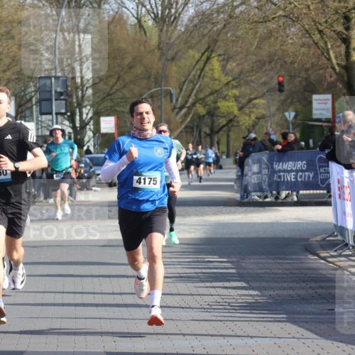 12.04.2026 - 45. Internationalen Wilhelmsburger Insellauf Strokosch-Dieckow http://msf.ph/oto/9453027 12.04.2026 10:26:20 Ziel 4175, 4460, 2382 meine-sportfotos.de