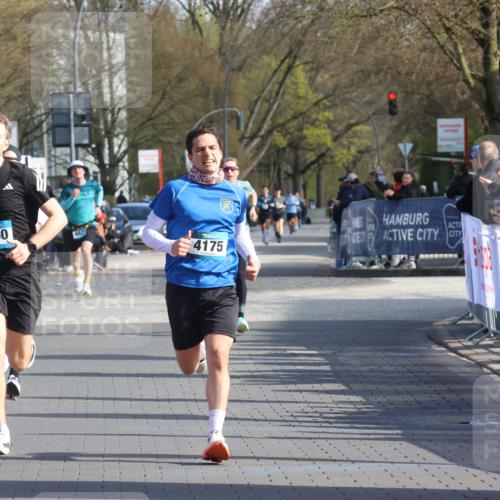 12.04.2026 - 45. Internationalen Wilhelmsburger Insellauf Strokosch-Dieckow http://msf.ph/oto/9453030 12.04.2026 10:26:20 Ziel 4175, 4460, 2382 meine-sportfotos.de