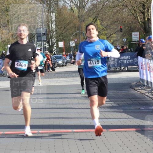 12.04.2026 - 45. Internationalen Wilhelmsburger Insellauf Strokosch-Dieckow http://msf.ph/oto/9453042 12.04.2026 10:26:21 Ziel 4175, 4460, 2382 meine-sportfotos.de