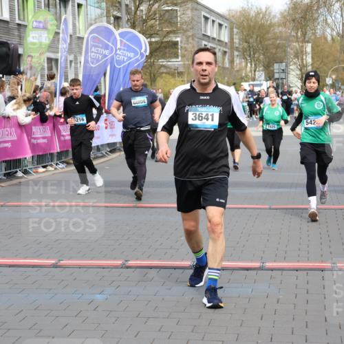 12.04.2026 - 45. Internationalen Wilhelmsburger Insellauf Strokosch-Dieckow http://msf.ph/oto/9453058 12.04.2026 13:07:59 Ziel 3641, 5426, 5216, 5431, 5425 meine-sportfotos.de