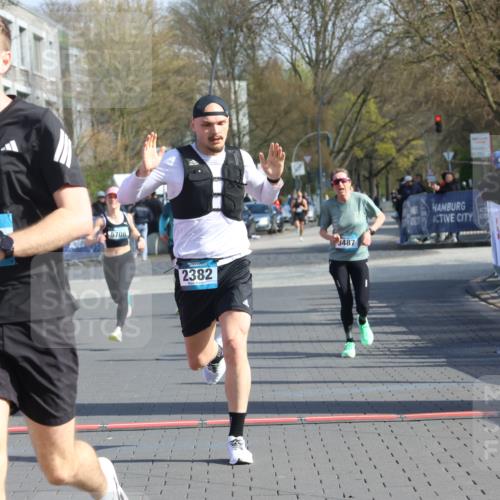 12.04.2026 - 45. Internationalen Wilhelmsburger Insellauf Strokosch-Dieckow http://msf.ph/oto/9453062 12.04.2026 10:26:23 Ziel 4175, 4460, 2382, 3487, 5708 meine-sportfotos.de
