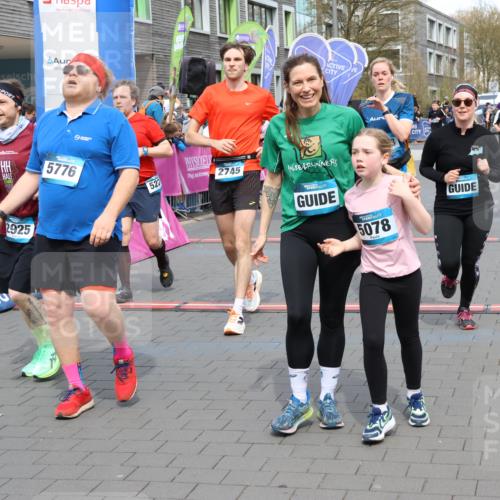 12.04.2026 - 45. Internationalen Wilhelmsburger Insellauf Strokosch-Dieckow http://msf.ph/oto/9453081 12.04.2026 13:07:52 Ziel 5078, 2925, 5226, 2745, 5028, 5148 meine-sportfotos.de