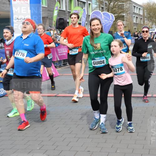 12.04.2026 - 45. Internationalen Wilhelmsburger Insellauf Strokosch-Dieckow http://msf.ph/oto/9453084 12.04.2026 13:07:52 Ziel 5078, 2925, 5226, 2745, 5028, 5148 meine-sportfotos.de