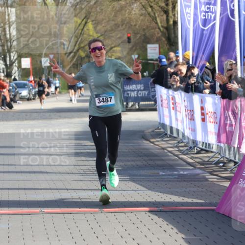 12.04.2026 - 45. Internationalen Wilhelmsburger Insellauf Strokosch-Dieckow http://msf.ph/oto/9453096 12.04.2026 10:26:25 Ziel 4175, 4460, 2382, 3487, 5708, 4621 meine-sportfotos.de