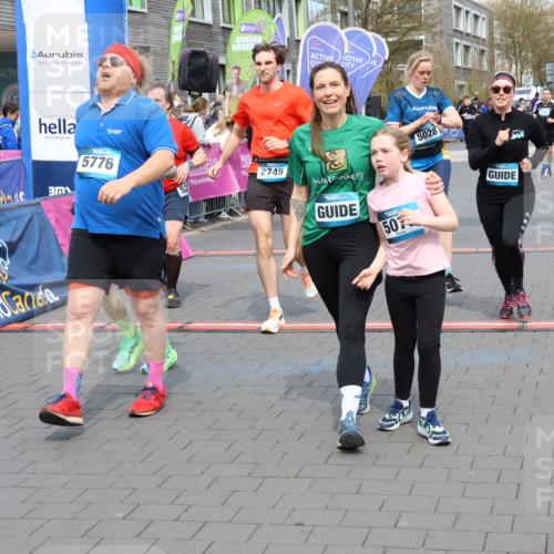 12.04.2026 - 45. Internationalen Wilhelmsburger Insellauf Strokosch-Dieckow http://msf.ph/oto/9453098 12.04.2026 13:07:52 Ziel 5078, 2925, 5226, 2745, 5028, 5148 meine-sportfotos.de