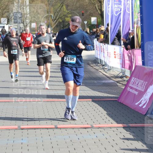 12.04.2026 - 45. Internationalen Wilhelmsburger Insellauf Strokosch-Dieckow http://msf.ph/oto/9453107 12.04.2026 10:38:18 Ziel 2105, 4013, 3386 meine-sportfotos.de