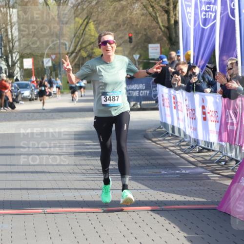 12.04.2026 - 45. Internationalen Wilhelmsburger Insellauf Strokosch-Dieckow http://msf.ph/oto/9453108 12.04.2026 10:26:25 Ziel 4175, 4460, 2382, 3487, 5708, 4621 meine-sportfotos.de