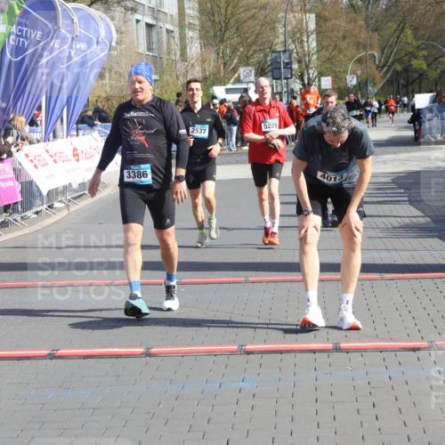 12.04.2026 - 45. Internationalen Wilhelmsburger Insellauf Strokosch-Dieckow http://msf.ph/oto/9453117 12.04.2026 10:38:22 Ziel 2105, 4013, 3386, 5289, 2537, 2020 meine-sportfotos.de