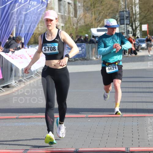 12.04.2026 - 45. Internationalen Wilhelmsburger Insellauf Strokosch-Dieckow http://msf.ph/oto/9453124 12.04.2026 10:26:26 Ziel 4175, 4460, 2382, 3487, 5708, 4621 meine-sportfotos.de