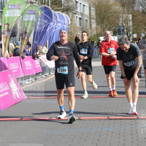 12.04.2026 - 45. Internationalen Wilhelmsburger Insellauf Strokosch-Dieckow http://msf.ph/oto/9453125 12.04.2026 10:38:24 Ziel 4013, 3386, 5289, 2537, 2020 meine-sportfotos.de