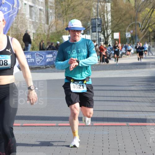 12.04.2026 - 45. Internationalen Wilhelmsburger Insellauf Strokosch-Dieckow http://msf.ph/oto/9453136 12.04.2026 10:26:28 Ziel 2382, 3487, 5708, 4621 meine-sportfotos.de
