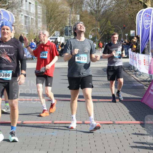12.04.2026 - 45. Internationalen Wilhelmsburger Insellauf Strokosch-Dieckow http://msf.ph/oto/9453144 12.04.2026 10:38:25 Ziel 4013, 3386, 5289, 2537, 2020 meine-sportfotos.de