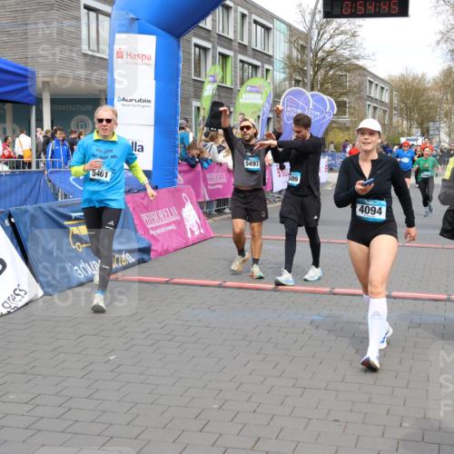 12.04.2026 - 45. Internationalen Wilhelmsburger Insellauf Strokosch-Dieckow http://msf.ph/oto/9453145 12.04.2026 13:07:44 Ziel 5202, 4094, 3672, 5497, 5499, 5461, 3242, 5078 meine-sportfotos.de
